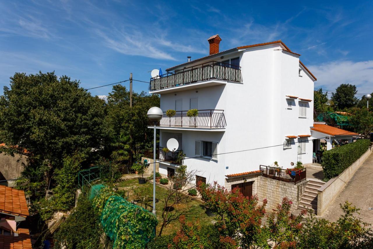 Apartment Gordana Malinska Buitenkant foto
